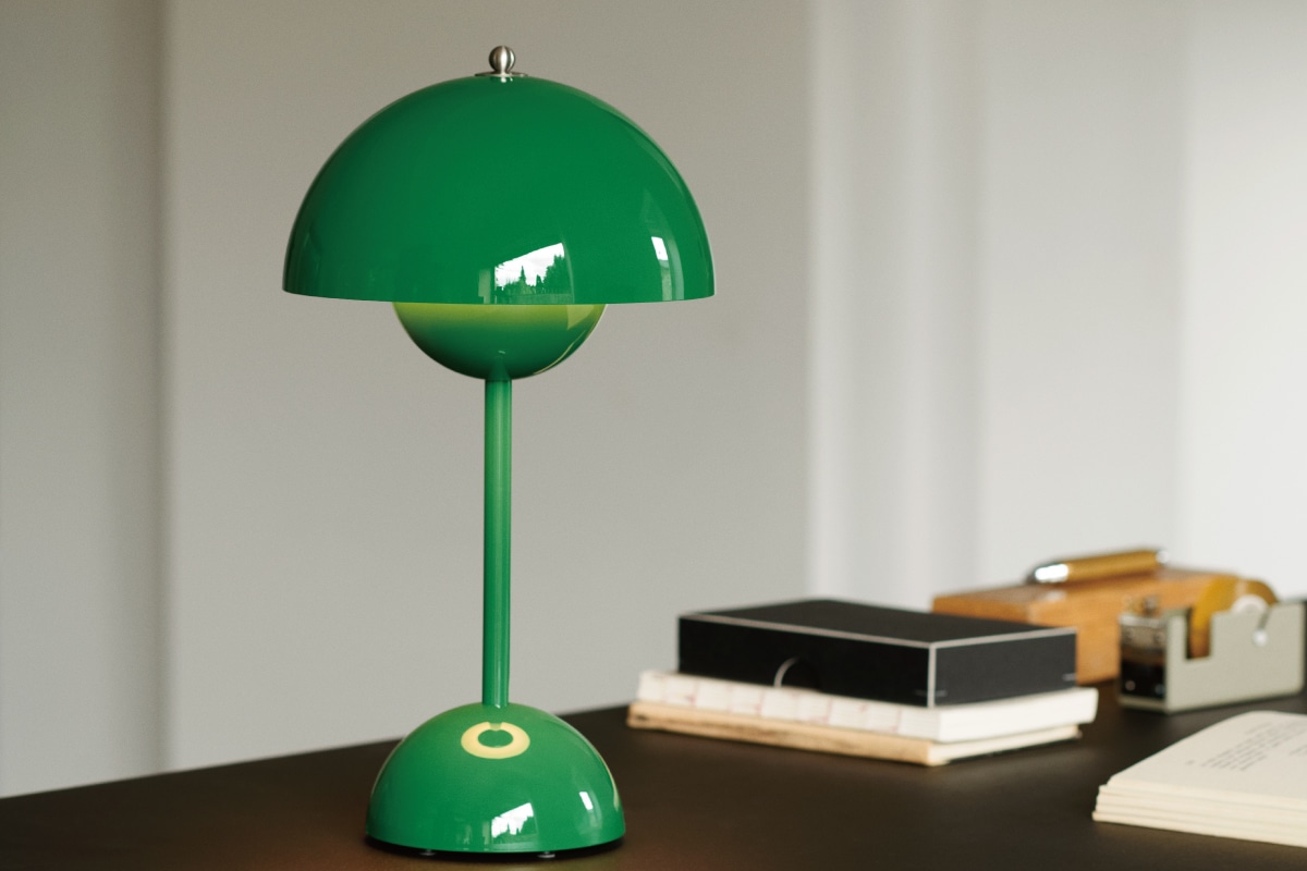 &Tradition | FLOWERPOT PORTABLE VP9 Signal Green