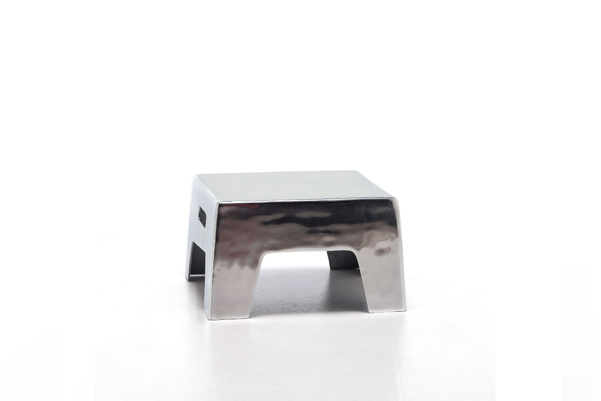 W53 D53 H30cm