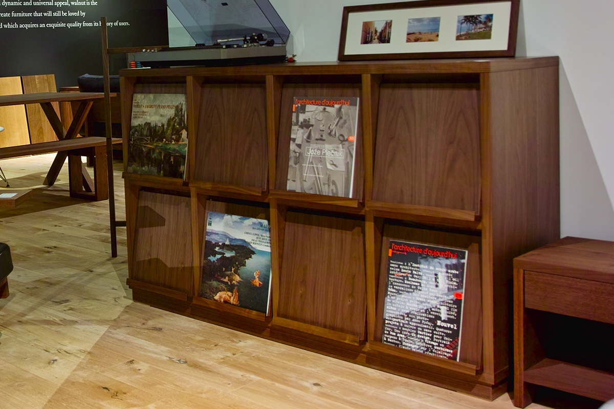 KOROVA RECORD RACK 3列2段 : W113.3 × D47 × H92 cm