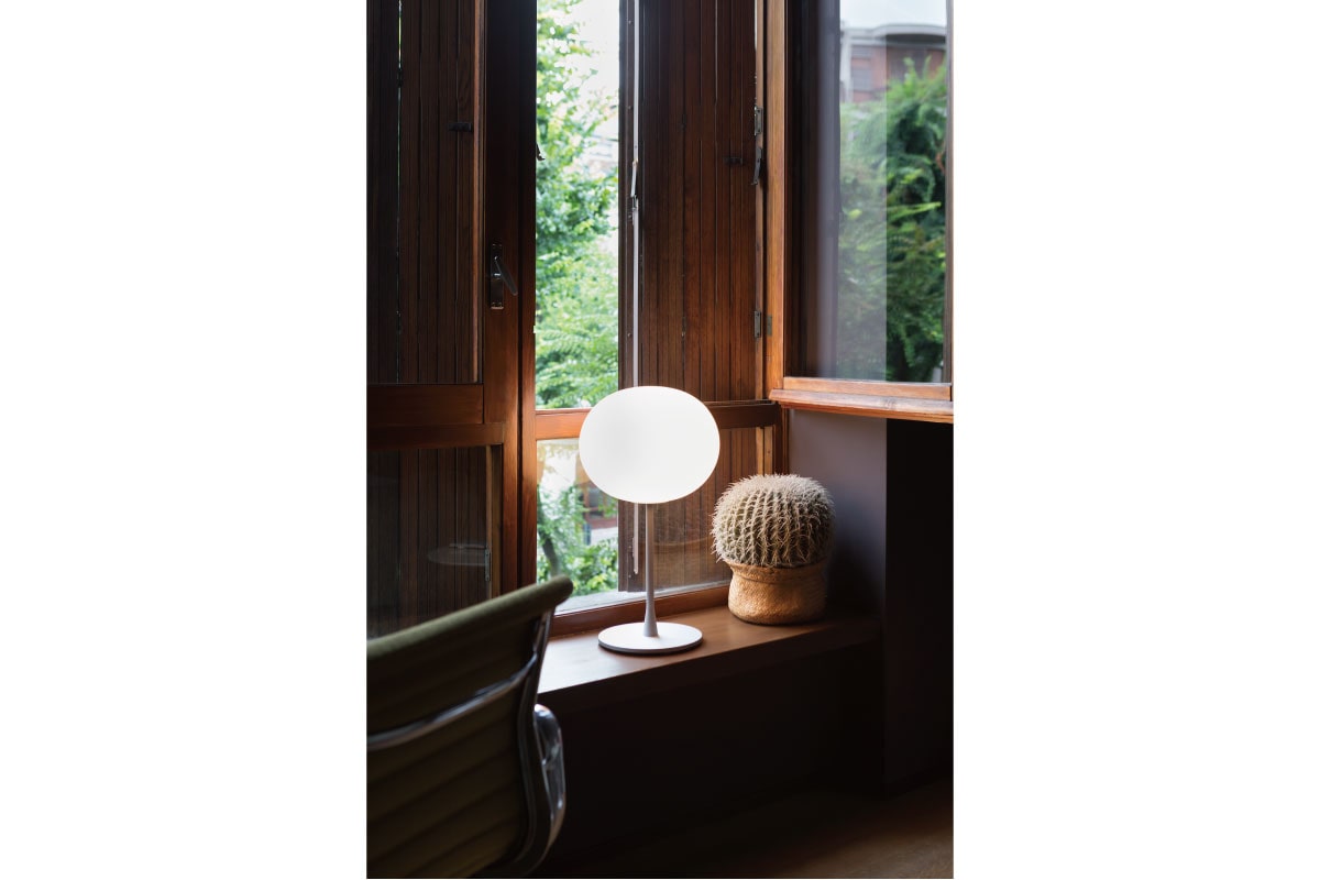 Flos | GLO-BALL T1 ブラック テーブルランプ1